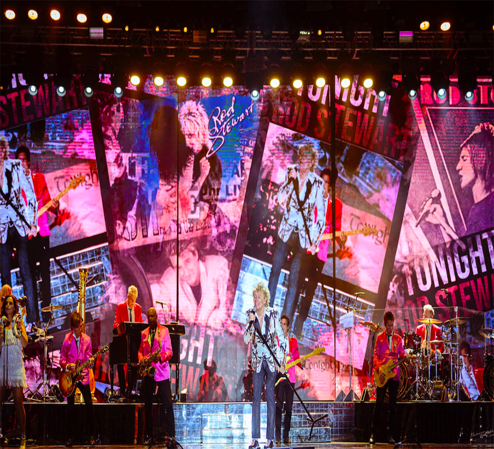 Rod Stewart ofrece nostálgico show en México y miles se quedan fuera