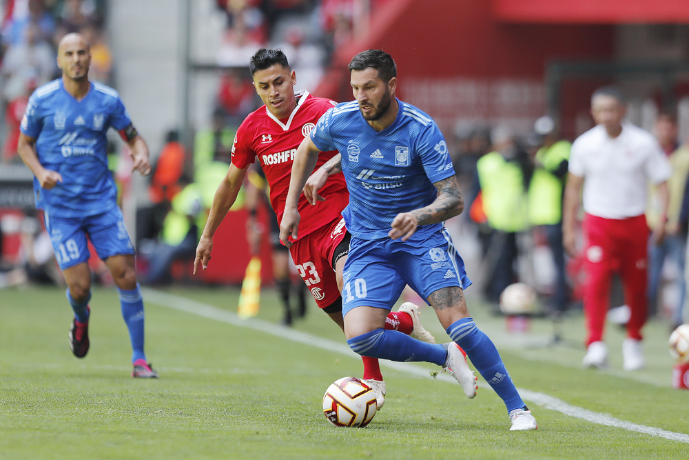 El paraguayo González marca doblete y lleva a Toluca al segundo lugar