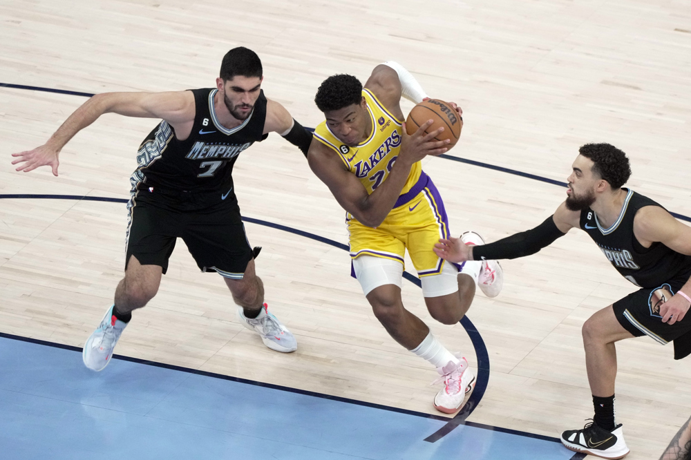 103-93: Los Grizzlies imponen su físico a los Lakers y empatan la serie 1-1