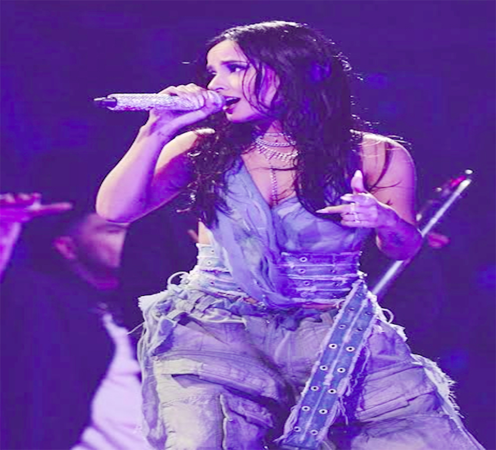 Karol G y Becky G arrasan en los Latin American Music Awards