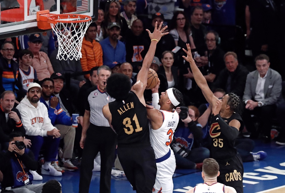 102-93: Los Knicks dejan a los Cavaliers al borde de la eliminación