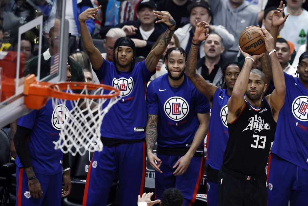 Los Clippers complican a los Lakers; Irving rescata a los Mavs y los Bucks, líderes
