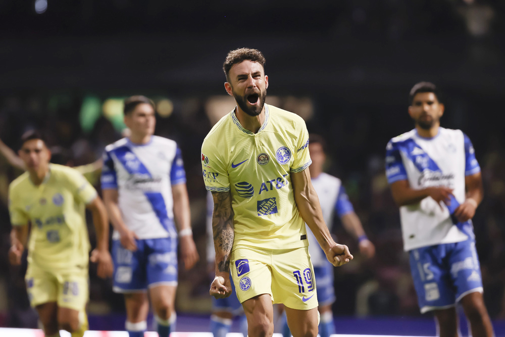 Layún cree que abucheos a jóvenes dificultan proyección a selección mexicana