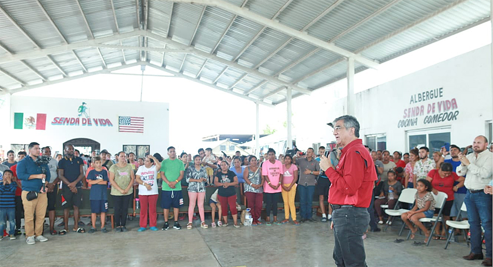 Visita gobernador albergue de migrantes en Reynosa