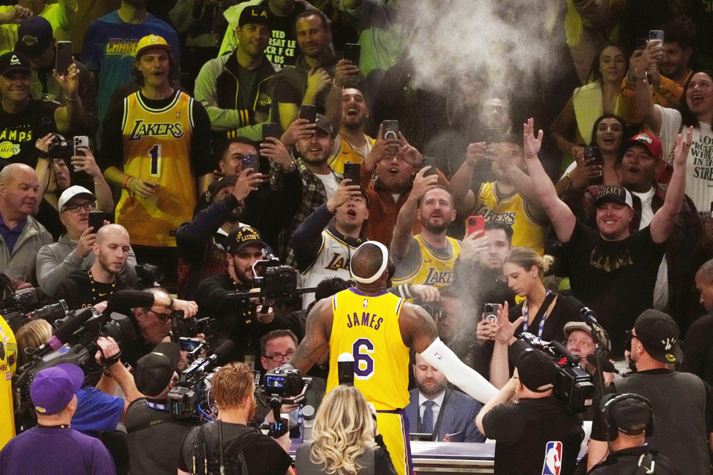 La temporada regular de la NBA termina con el récord de asistencia de la liga