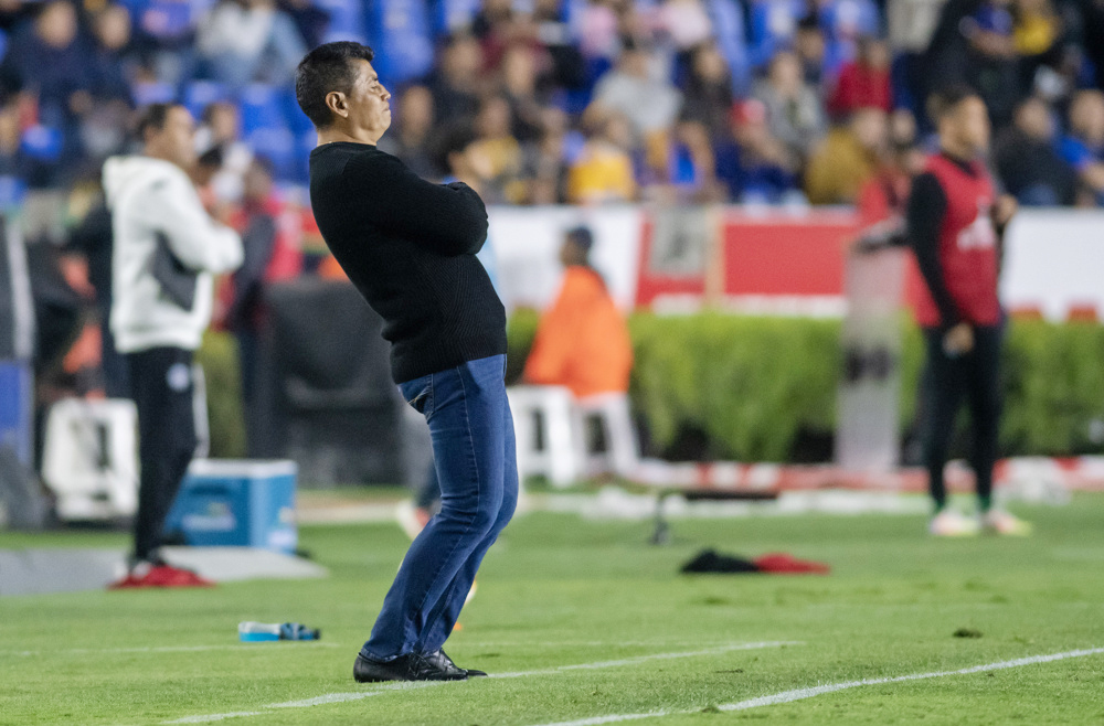 Los Tigres despiden por malos resultados al entrenador Marco Antonio Ruiz