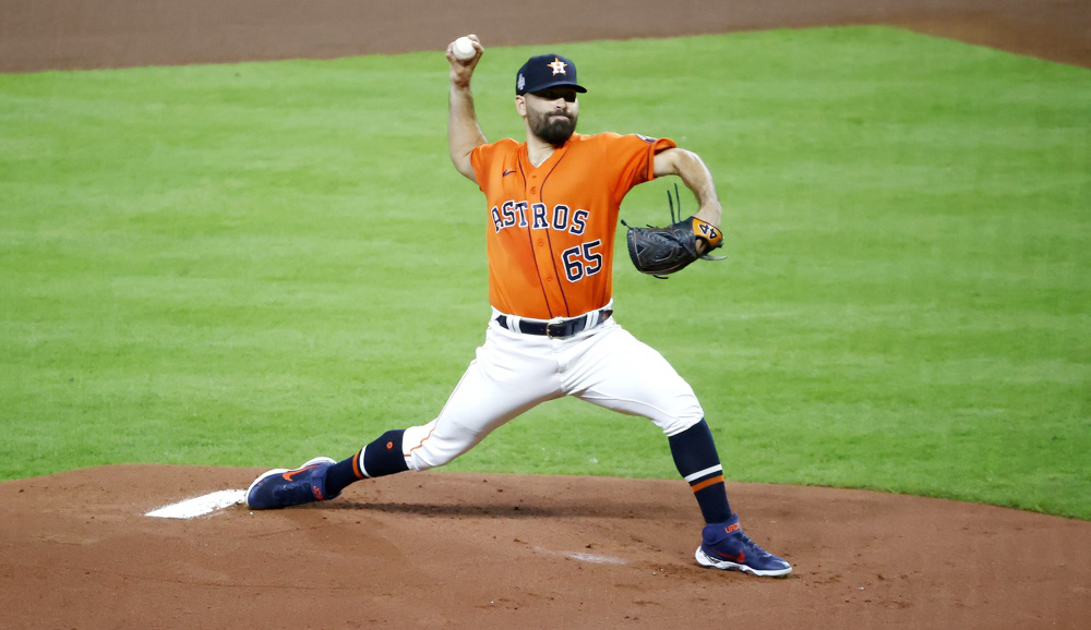 El mexicano Urquidy vence a Hill en duelo de picheo y los Astros se imponen a los Piratas