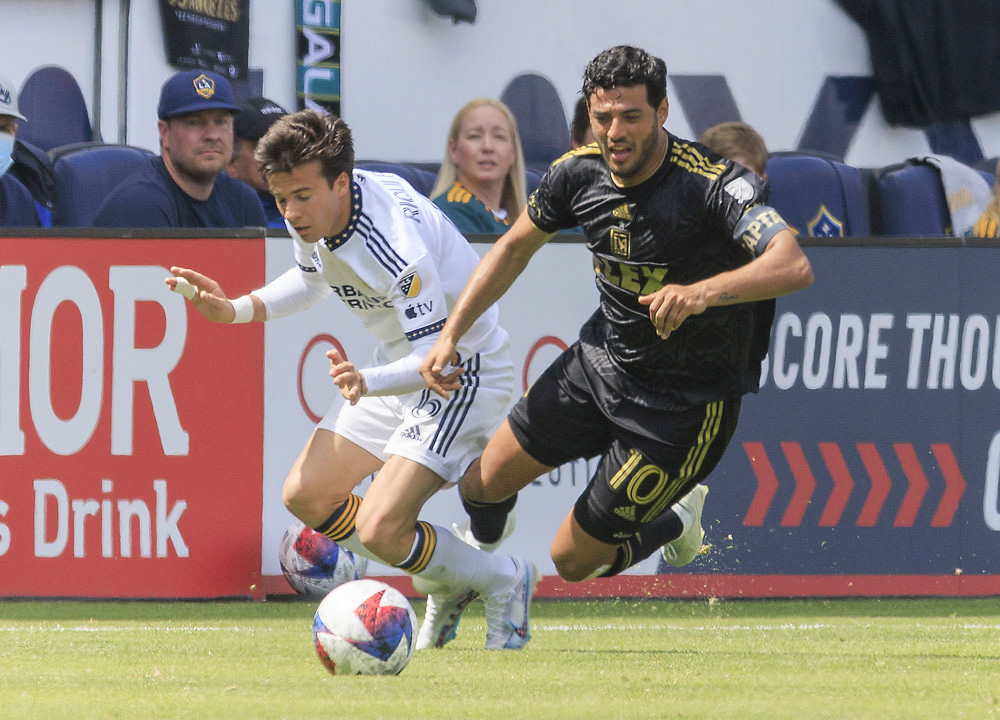 2-3. Vela firma un doblete y Los Angeles FC echa sal en la herida del Galaxy