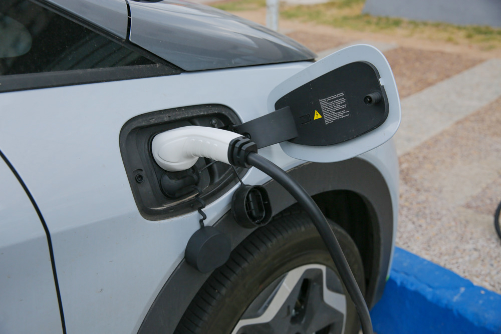 Walmart instalará en sus tiendas miles de cargadores para coches eléctricos