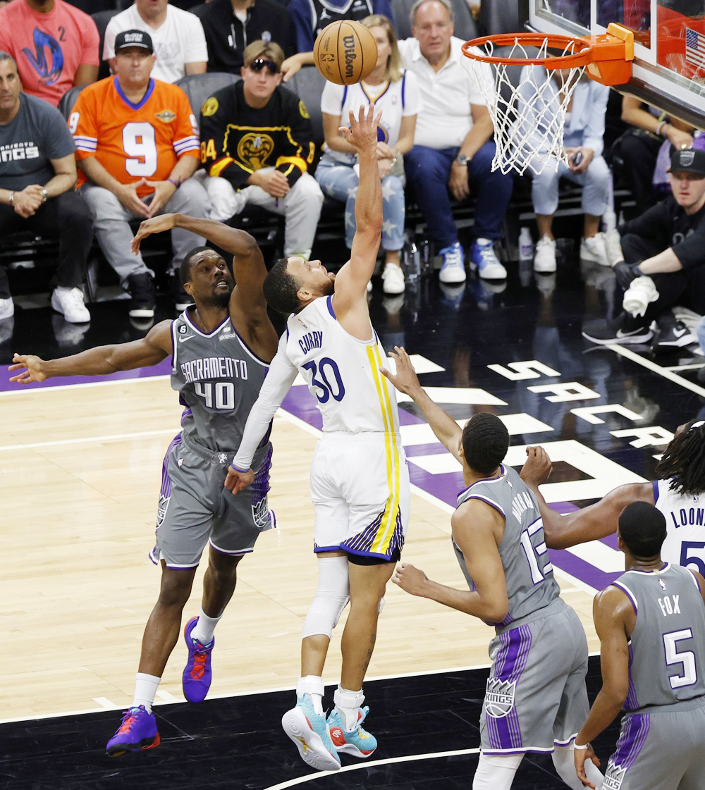 116-123: Los Warriors toman Sacramento y acarician las semifinales del Oeste
