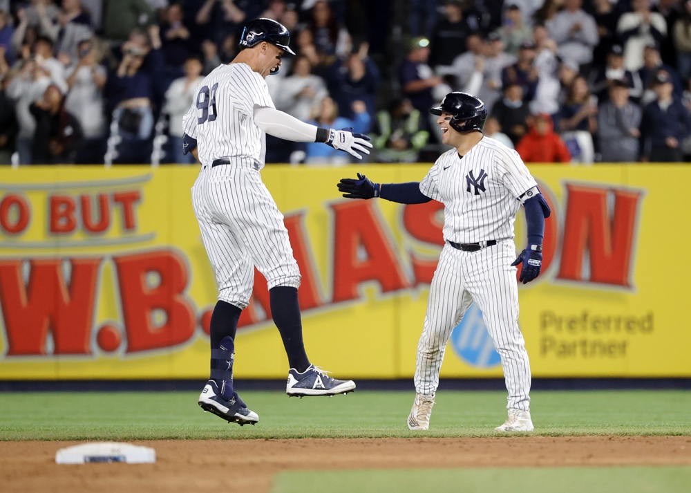 Cubano Cortés y mexicano Treviño se combinan en el triunfo de los Yanquis