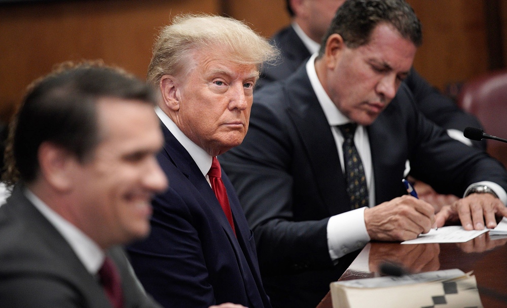 Donald Trump abandona tribunal tras escuchar los cargos, se dirige a Florida