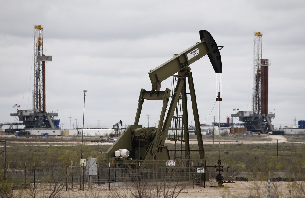 El petróleo de Texas abre con una bajada del 0,71 %, hasta los 76,52 dólares