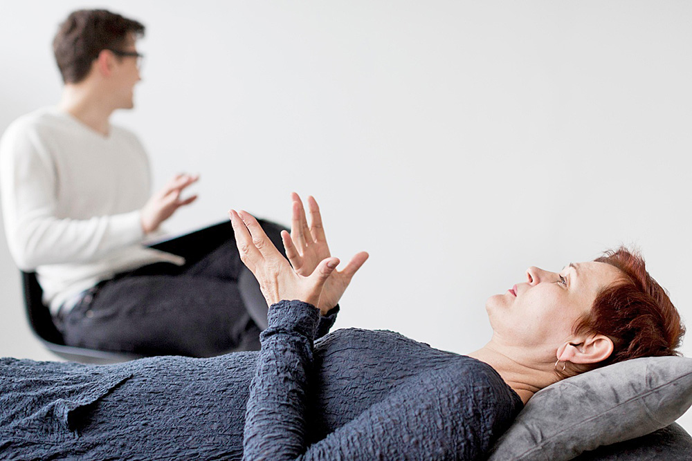 Personas con enfermedades mentales envejecen más según lo esperado para su edad real