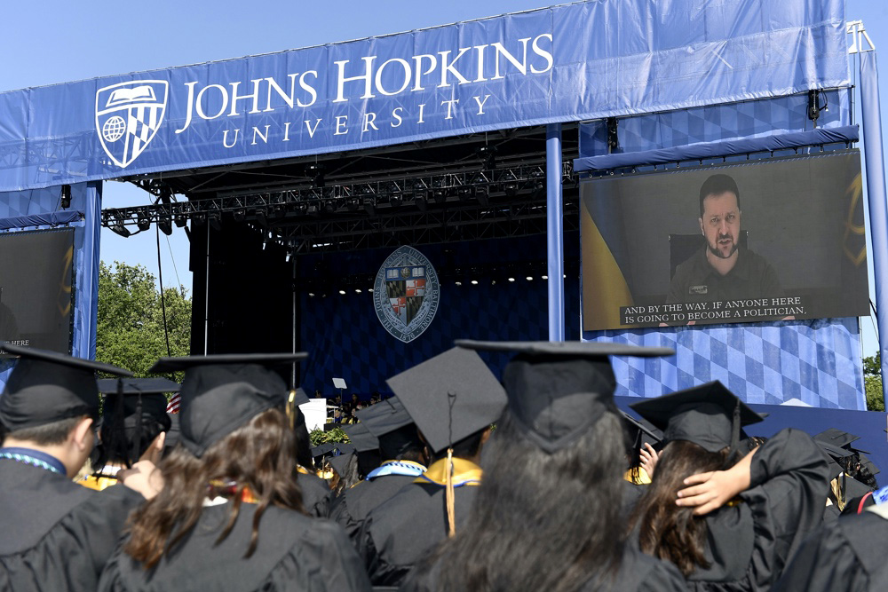 Zelenski da un discurso sorpresa a los alumnos de la Universidad Johns Hopkins de EE.UU.