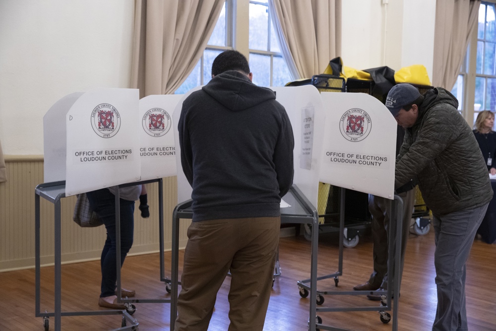 Un récord de 11,8 millones de latinos votaron en 2022 según NALEO