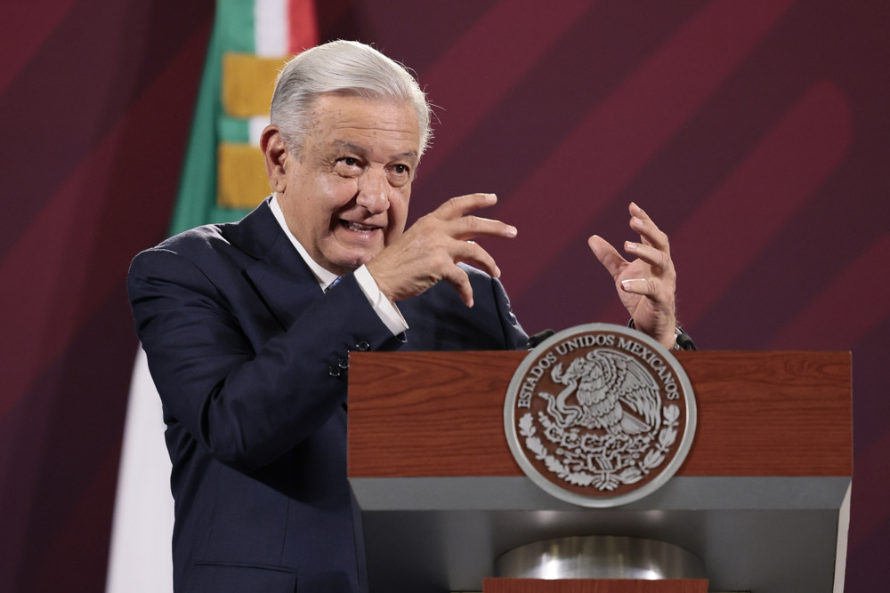 El hijo de López Obrador no sale en una imagen con los hijos del narco “el Mayo” Zambada
