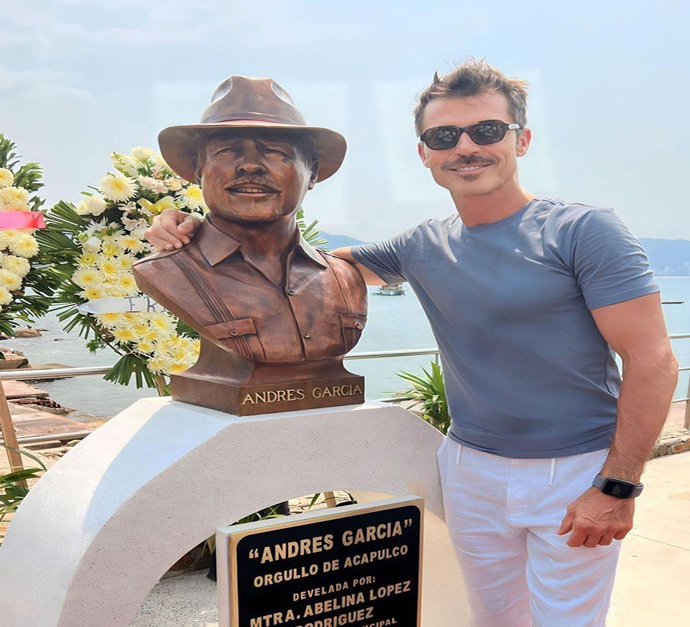 Develan busto en honor de Andrés García en medio de polémica por su herencia
