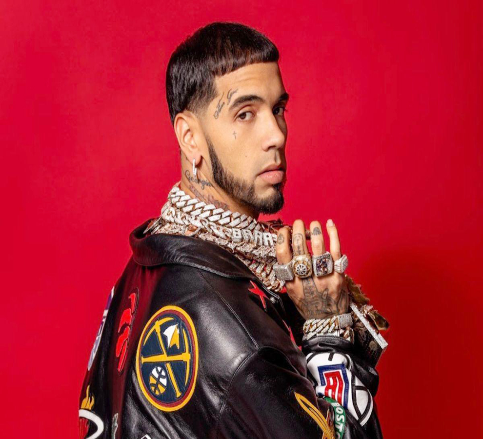 Anuel llega más atrevido con su nuevo tema “Mejor que yo”