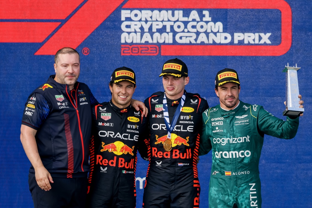 El español acapara la Fórmula 1 con ‘Checo’, Alonso y el ‘circo’ de Miami