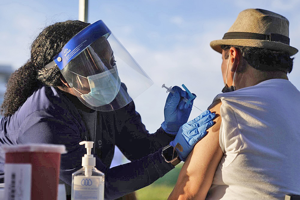 De la inmigración al turismo: los cambios en EE.UU. tras el fin de la emergencia sanitaria