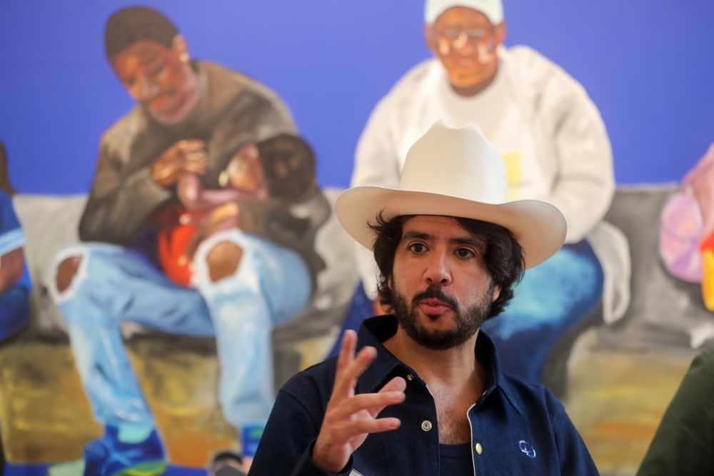 Manuel Gaona retrata los sueños rotos de migrantes en “The American Dream”