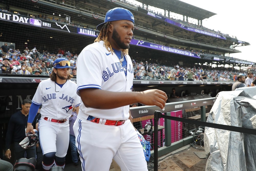 1-20. El dominicano Guerrero Jr. pega un ‘grand slam’ y lidera la insólita paliza de los Azulejos a los Rays