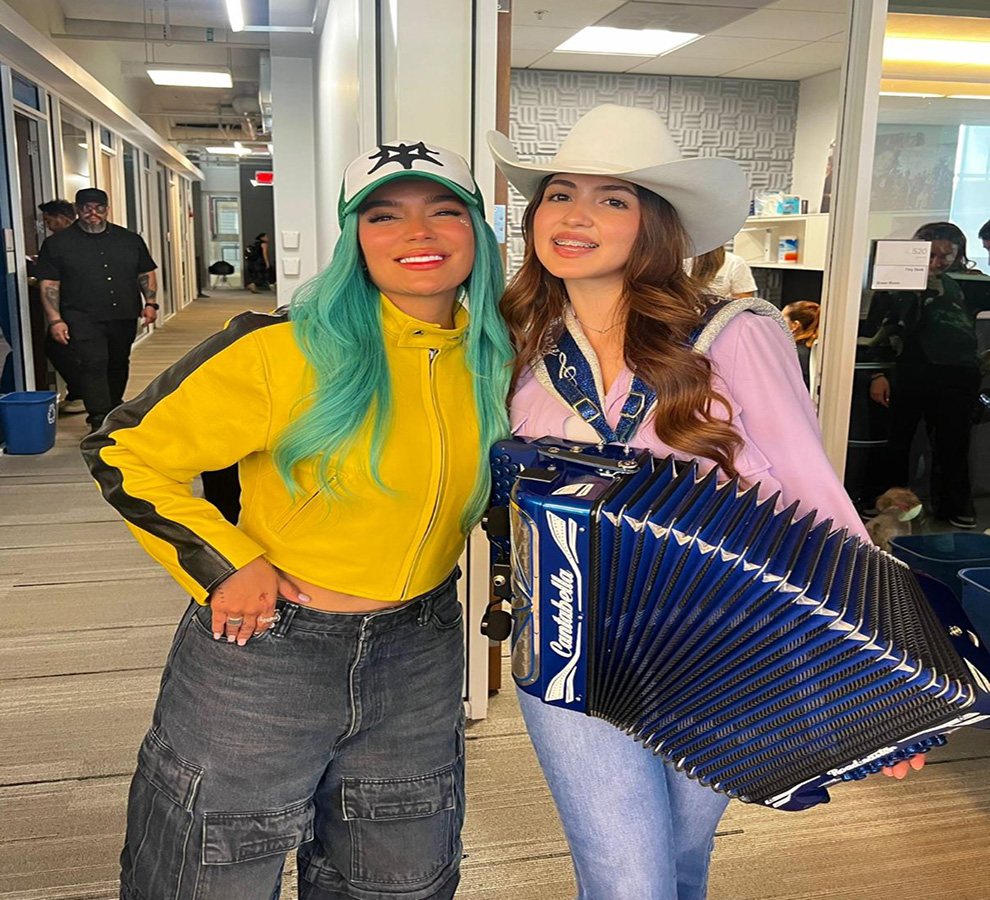 Irany se une a la banda de solo mujeres elegida por Karol G