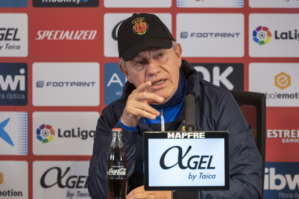Javier Aguirre: “Cuando surjan gritos racistas u homófobos, hay que parar e irnos”