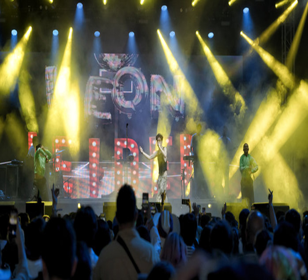 LEÓN LEIDEN triunfa en Festival Tecate Emblema con un impresionante show