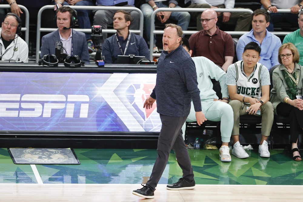 Los Milwaukee Bucks despiden a su entrenador Mike Budenholzer