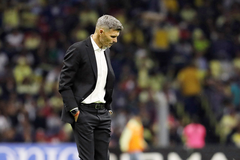 El América de México acepta la renuncia del argentino Fernando Ortiz como entrenador