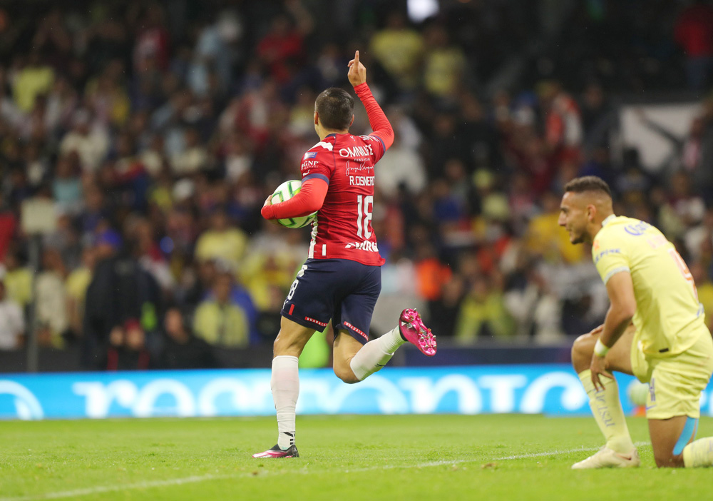 Paunovic dice que el trabajo de Fernando Hierro fue clave para el éxito de Chivas