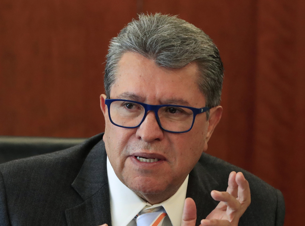 Líder de Morena en el Senado mexicano acepta dejar el cargo para aspirar a la presidencia