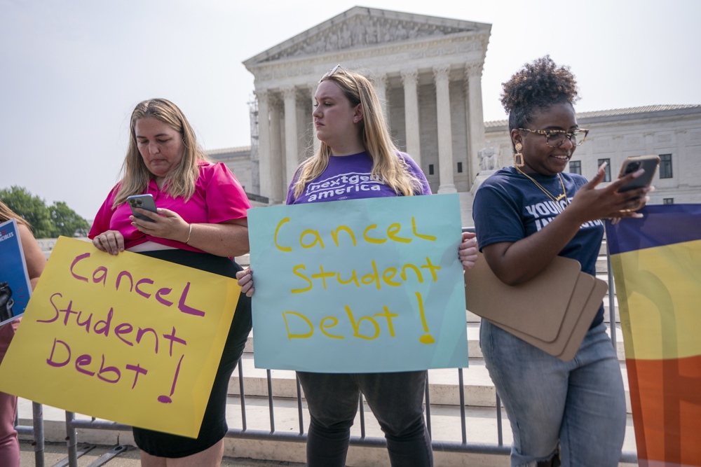 El Tribunal Supremo acaba con el plan de Biden para cancelar deuda estudiantil