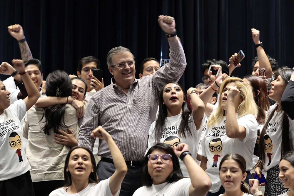 Ebrard propone creación de una secretaría liderada por el hijo de López Obrador