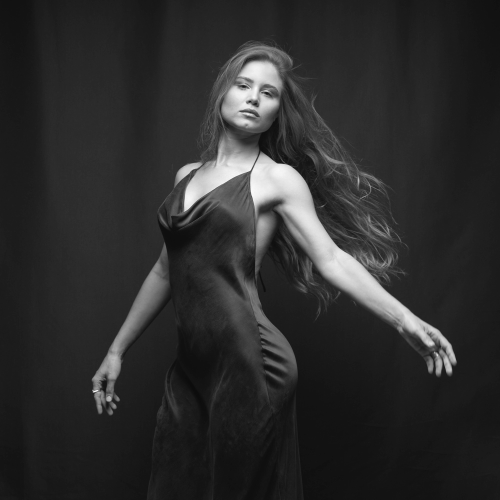 Claire Delic rinde tributo con “12 plagios” a “un artista que era artista”