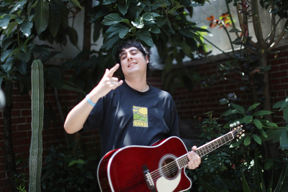 George Rhoads y su “sierreño dream” le dan un nuevo giro al regional mexicano en auge