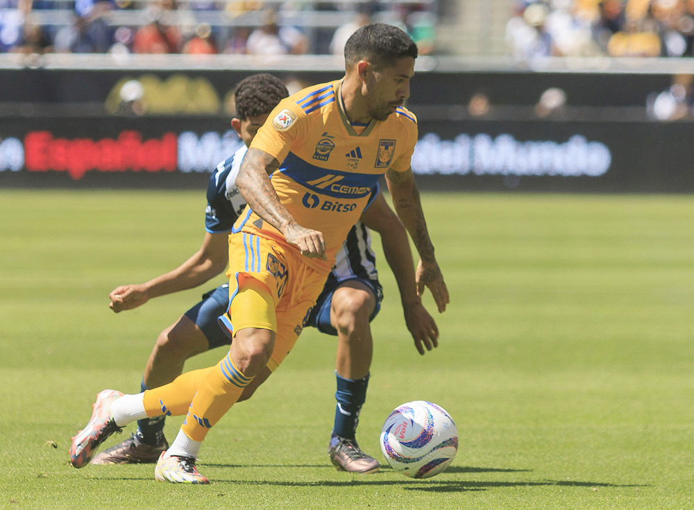 El uruguayo Gorriarán y el argentino Ibáñez le dan a Tigres el trofeo Campeón de Campeones
