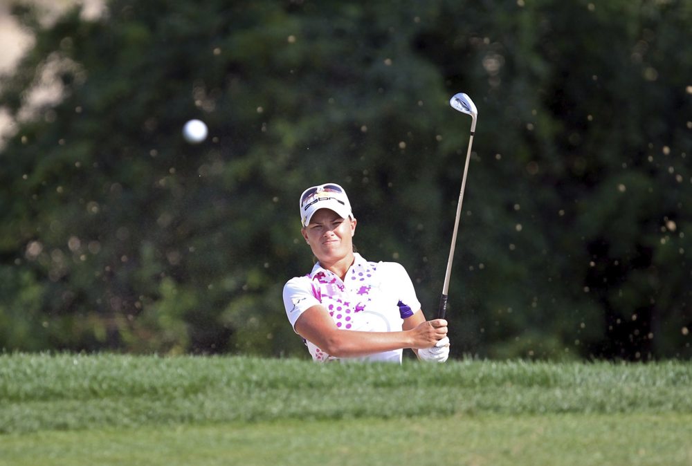 Lee-Anne Pace lidera el Campeonato de la PGA con Carlota Ciganda a seis golpes