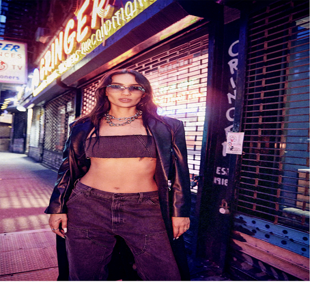 Manu Manzo desde las calles de Nueva York estrena video de “Q Si Q No”