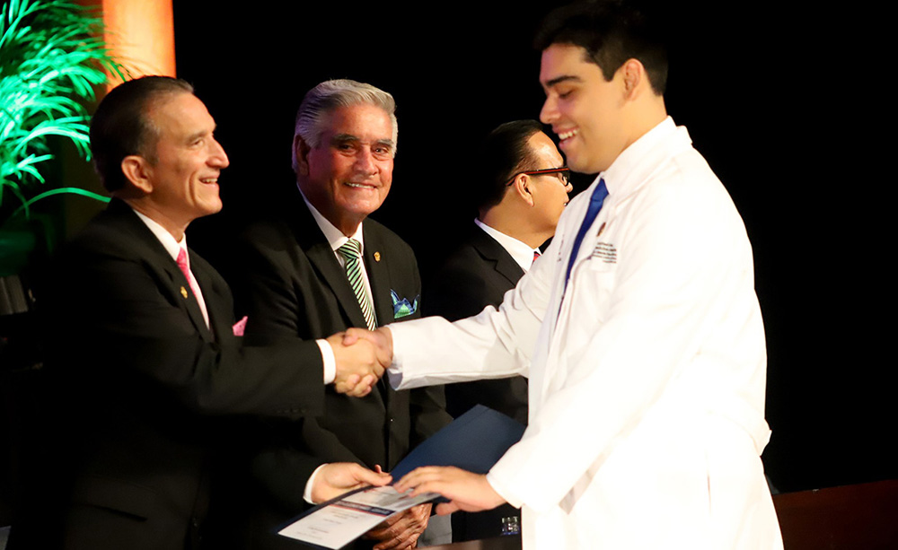 El partido de López Obrador derriba al PRI y se encumbra al ganar el Estado de México