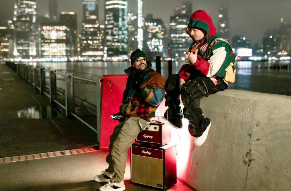 Mike Bahía completa la trilogía con su  álbum “Contigo” 