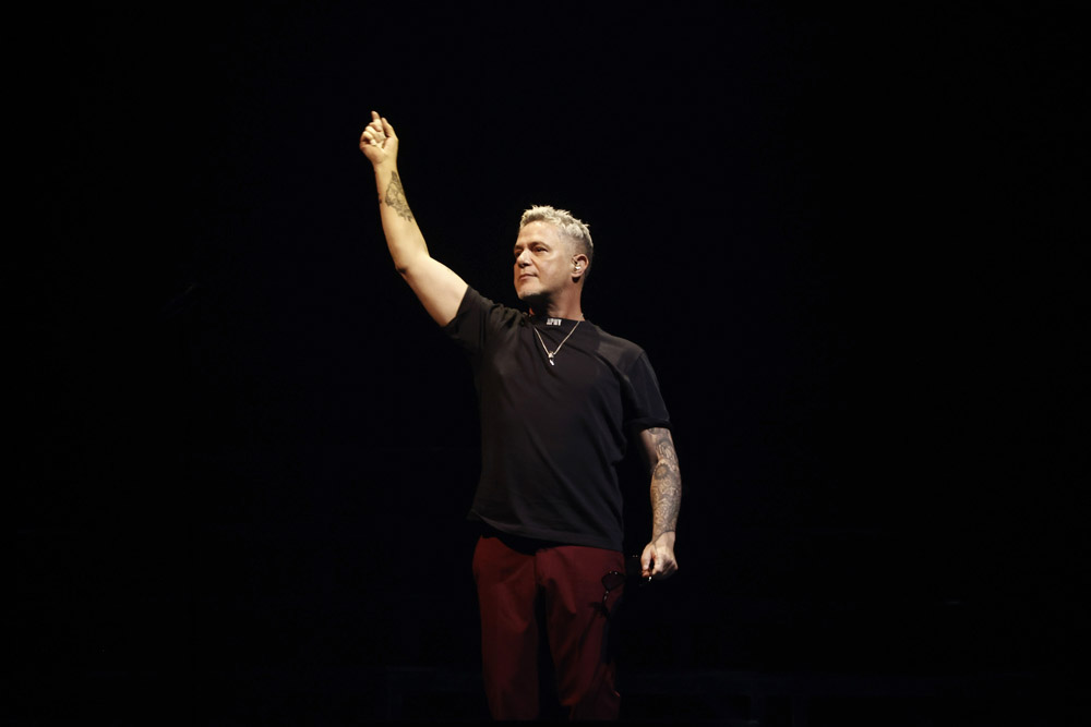 Alejandro Sanz “feliz” de fichar por la discográfica Sony Music Entertainment