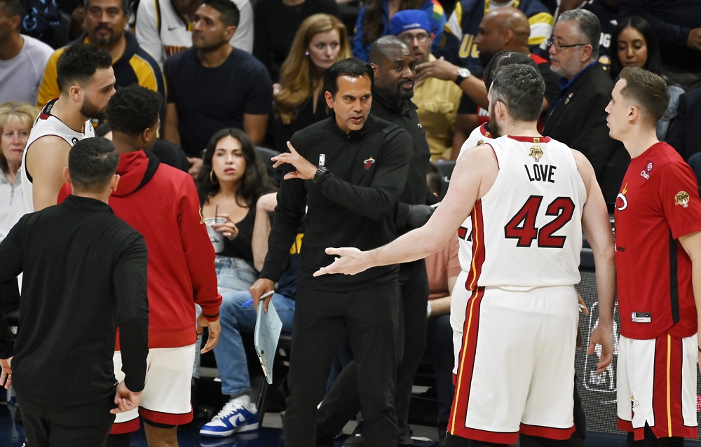 Spoelstra dice que Tyler Herro todavía no tiene el visto bueno para competir