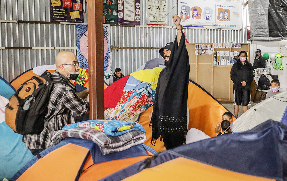 Yescka, el artista que compone “El himno de los migrantes” que atraviesan México