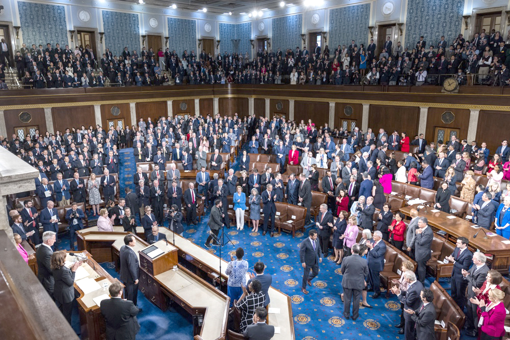 Comité de la Cámara Baja de EEUU propone retirar fondos a la exención de visados de Chile