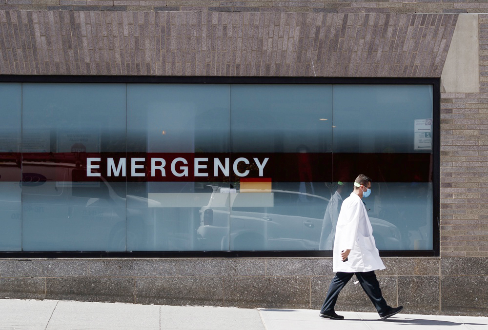 Un tercio de hispanos ve en el idioma una barrera para la atención médica, según sondeo