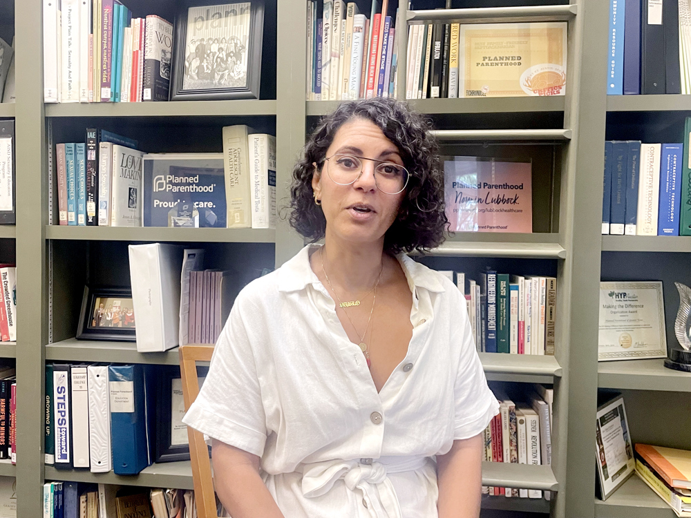 Dudas, miedo y manos atadas: Así sobreviven los médicos de EEUU a la persecución al aborto