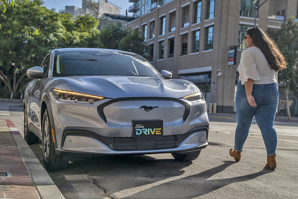 Ford Next lanza piloto de arrendamiento flexible, Ford Drive, con Uber, con el objetivo de impulsar la adopción de viajes compartidos eléctricos